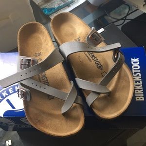 Brand new Birkenstocks - Mayari style/Stone color